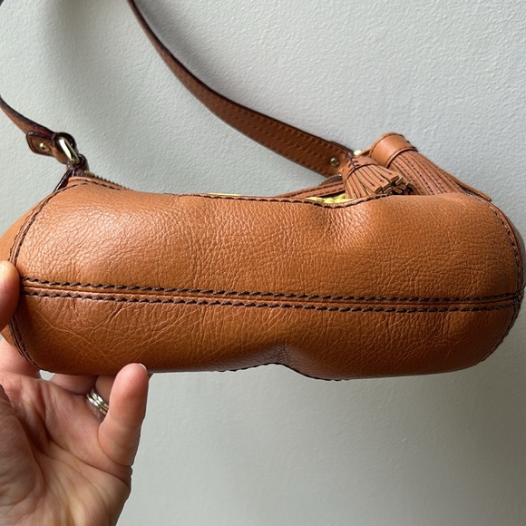 Excellent condition Kate Spade quilted purse. Hand bag. Very clean in and out. - Picture 3 of 6